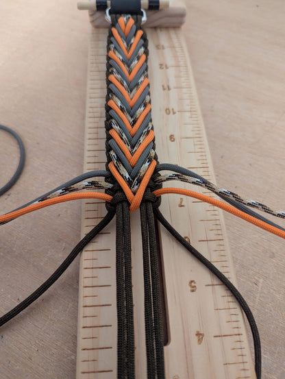 Adjustable Collar: 3 Color Pattern